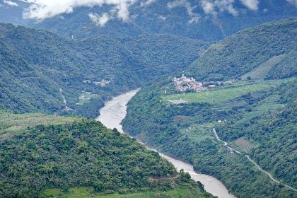 鸿发石锅城