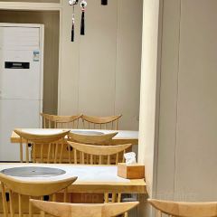 尹二姐守艺川菜(美专校街店) User Photo