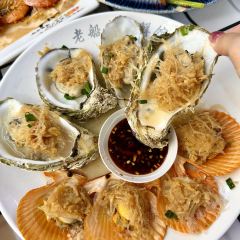 老船夫海鲜馆·本地人肯定·现捞鲜活海鲜(银滩店) User Photo