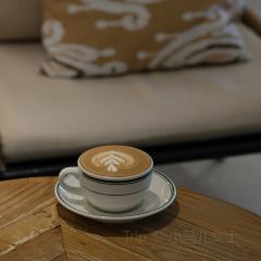 六月瓣咖啡 User Photo