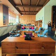 春山外精品汤屋度假酒店·悦食餐厅 여행 사진