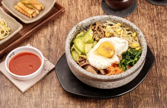 清進洞·脊骨湯·石鍋拌飯（延大店）