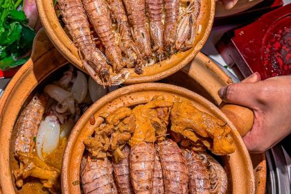 GRANDMA HU HAINAN FOOD STALL