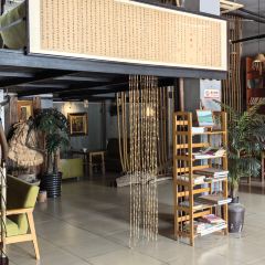 拾光画廊·咖啡(屯昌油画步行街店) User Photo