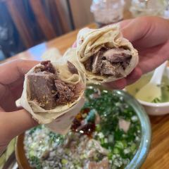 红房子朝天锅(郭宅街店) User Photo