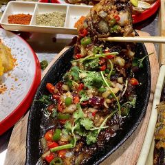 钱锋炭缸烧烤·海鲜·宵夜(华龙道店) 여행 사진