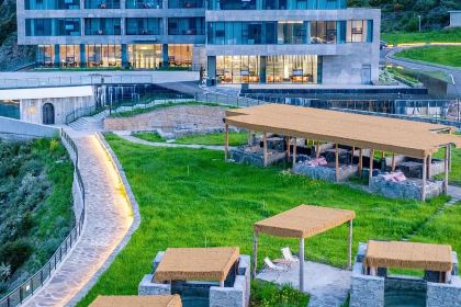 四姑娘山·天空之城悬崖酒店·悬崖餐厅