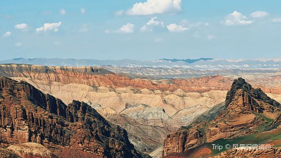 Baili Danxia Scenic Road Panoramic Tianshan Viewing Platform