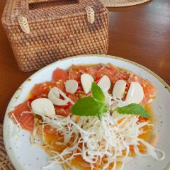 THE GLASS HOUSE SILVER User Photo