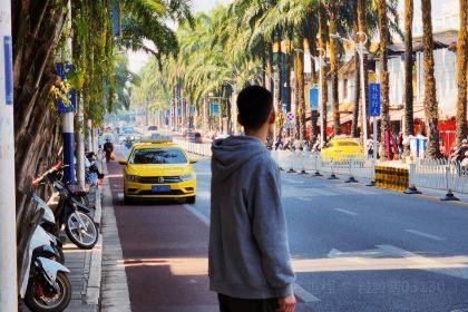 芒市秀华建水菊花过桥米线店