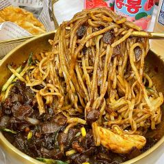 Wuli亲故·韩式炸酱面 User Photo