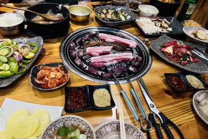 山顺炭火烤肉朝鲜族家(卡森小区一期冰雪小镇店)