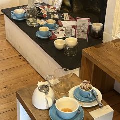 Colonna & Small's 여행 사진