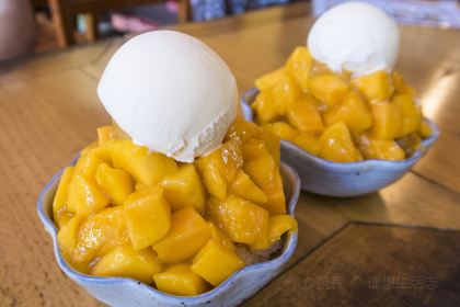 Hayabusa of Kuranda Japanese Lunch/Sweets & Kimono shop