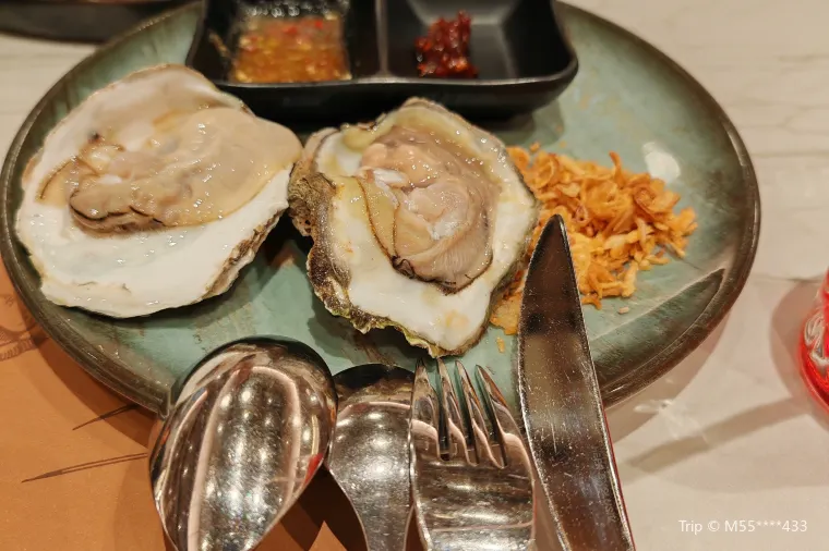 คอปเปอร์ บียอนด์ บุฟเฟ่ต์ | หอยนางรมพร้อมหั่น