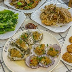 老船夫海鲜馆·本地人肯定·现捞鲜活海鲜(银滩店) User Photo