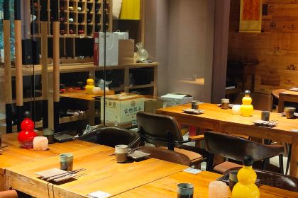 还有三杯小酒馆(荷塘嘉苑店)