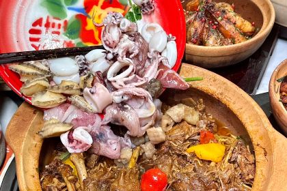 GRANDMA HU HAINAN FOOD STALL