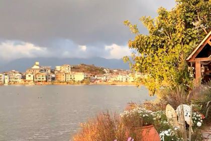 湖山云隐·英式海景花园度假庄园（双廊洱海店）·Gezellig花园海景餐厅