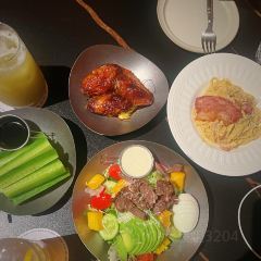 漓岸璞闲文旅酒店(阳朔西街漓江店)·上房野BISTRO·餐×酒×咖 User Photo