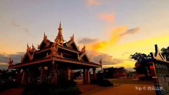 meng la dai jia feng qing cun