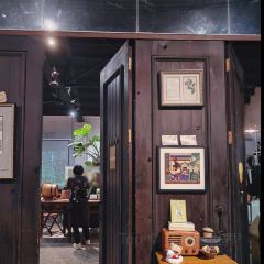 半两·咖啡书店·浮生是杯酒 여행 사진