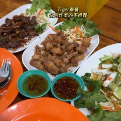 Papaya Mom Restaurant Koh Lipe 여행 사진