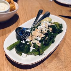 The Squire's Landing 여행 사진