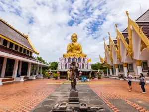 Wat Samphran