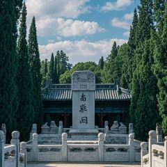 TONG QING LOU User Photo