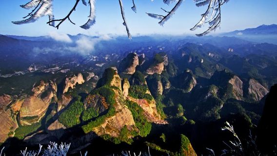 Langshan Scenic Area - En Mountain