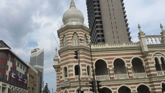新马之旅-马来西亚独立广场2广场对面是城市长廊，门口的&ld