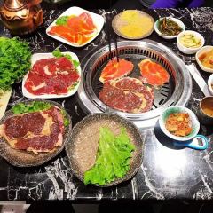 鸿源碳火烤肉城 User Photo