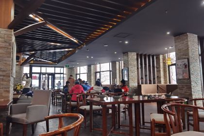 云顶美食城(长白山万达店)