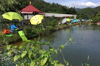 Qifengxiuxiandujiashanzhuang