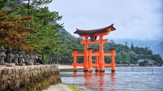 日本三景-宮島。嚴島神社⛩️打卡。現在不是假期，遊客不多，隨