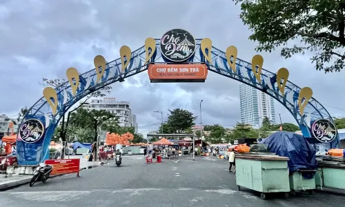 Son Tra Night Market