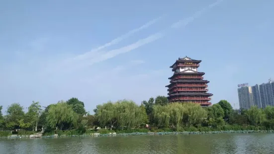 園內風景優美，陸羽像，茶經樓，品茶，遊覽陸羽公園，感受茶聖故