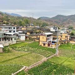 恐龙山服务区餐厅 여행 사진
