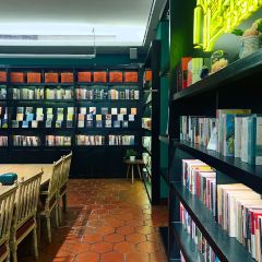 书里书外复合空间 User Photo