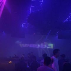 霓虹跳舞俱乐部 User Photo