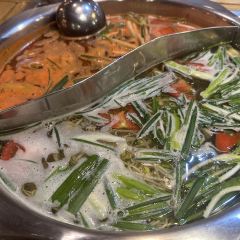 苗彝侗寨酸汤牛肉火锅店 User Photo