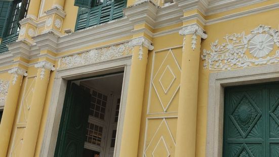 澳门玫瑰圣母堂：一座城市的宁静信仰之地在澳门这座繁华的城市中