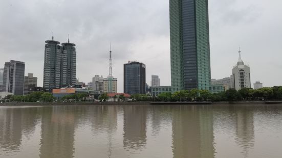 宁波三江口，是宁波城市最具代表性，最具影响力的金名片，素有宁