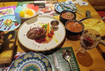 米德维奇俄式西餐厅(西六道街店) User Photo