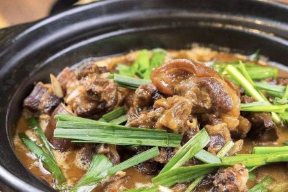 银海老档肥佬鱼头汤