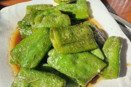 御食坊川菜馆·牦牛野菌砂锅汤