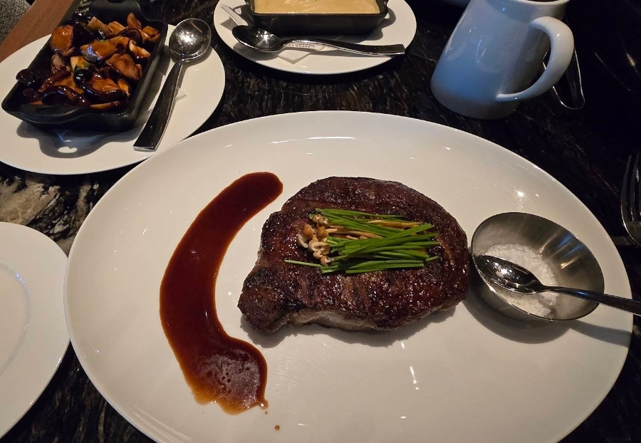 Michael Jordan's Steak House (Lapangan Terbang Antarabangsa