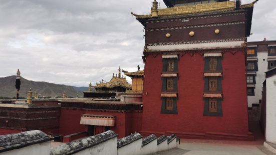 很不錯，感覺比布達拉宮更具参觀性，裏面的喇嘛也很好，遇到我們