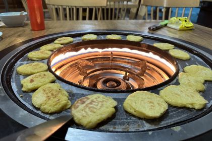 酸叔老坛酸菜鸡(波密分店)